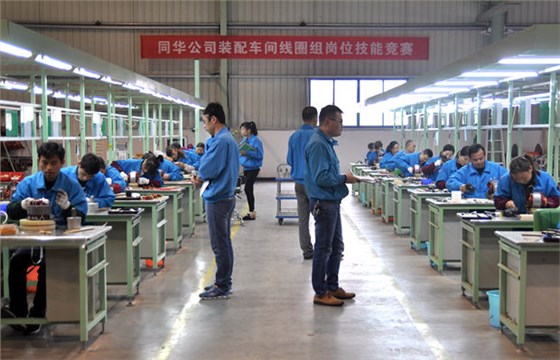 电机生产厂家:装配车间嵌线竞赛现场 电机生产厂家:装配车间嵌线竞赛现场