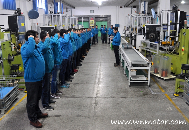 皖南电机班前会又添新内容 皖南电机班前会又添新内容